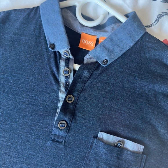 Hugo Boss size large for men - Picture 3 of 5